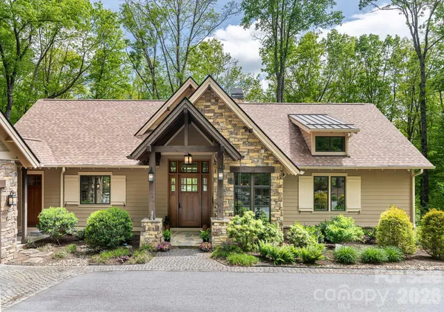 Photo 2 of Single family home for sale at 587 Autumn Sky Dr, Hendersonville, NC 28792 | MLS# 4364396 | Listing updated on 2026-08-06