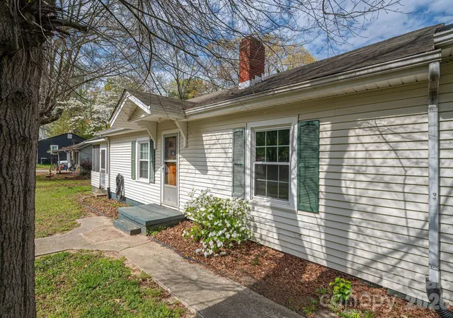 Homes for sale in Dallas, NC | 111 E Carlton St, Dallas, NC 28034 | MLS# 4364397
