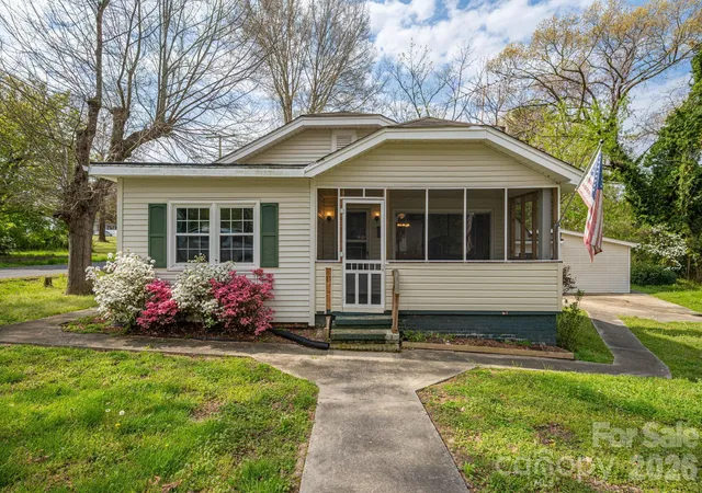 Homes for sale in Dallas, NC | 111 E Carlton St, Dallas, NC 28034 | MLS# 4364397