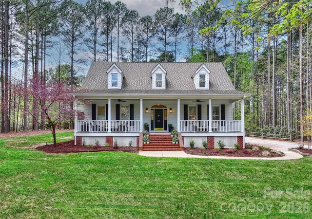Photo 2 of Single family home for sale at 271 Beaten Path Rd, Mooresville, NC 28117 | MLS# 4364554 | Listing updated on 2026-09-12