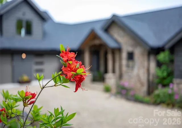 Photo 3 of Single family home for sale at 96 Moltz Ct, Lake Toxaway, NC 28747 | MLS# 4364585 | Listing updated on 2026-08-27
