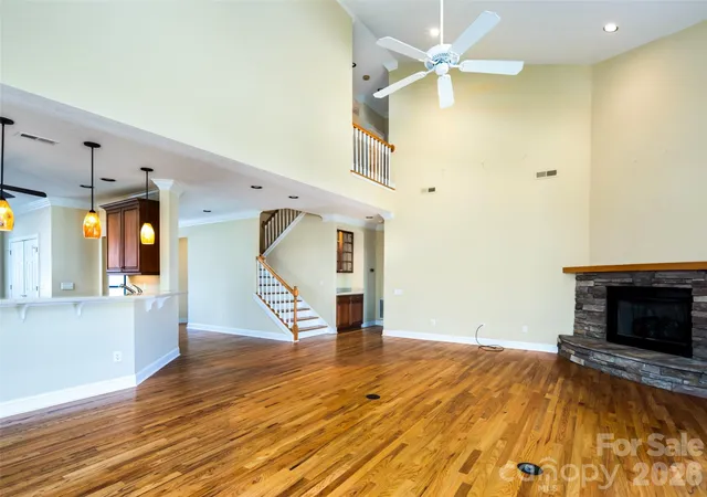 3rd image of 124 Towne Pl Dr, Hendersonville, NC 28792 | MLS# 4364693