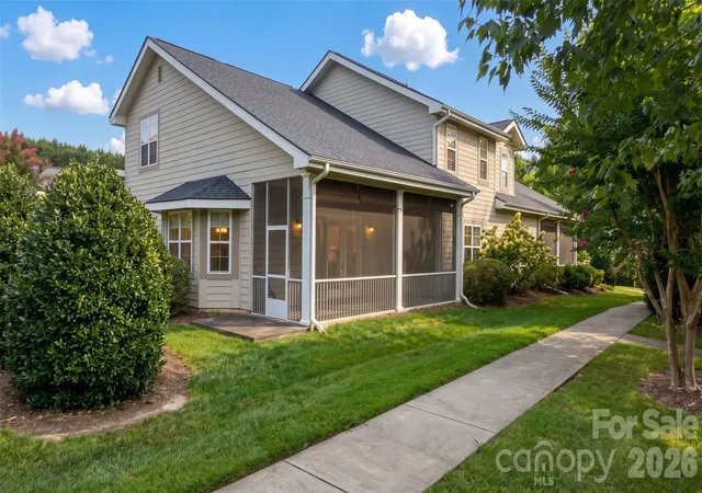 Photo 3 of Townhouse for sale at 124 Towne Pl Dr, Hendersonville, NC 28792 | MLS# 4364693 | Listing updated on 2026-09-24