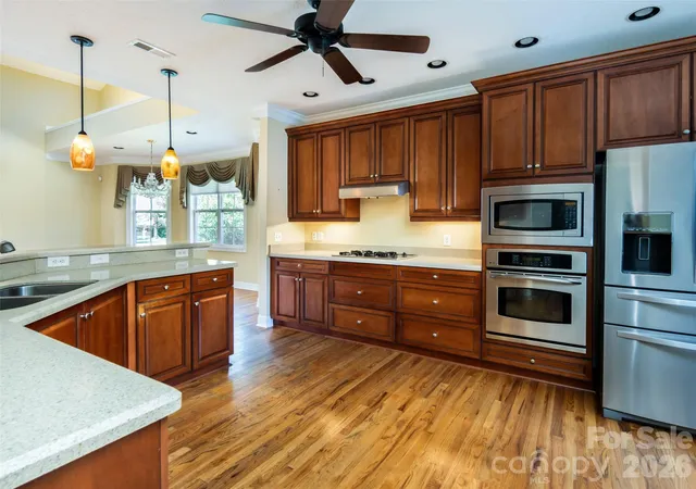 5th image of 124 Towne Pl Dr, Hendersonville, NC 28792 | MLS# 4364693