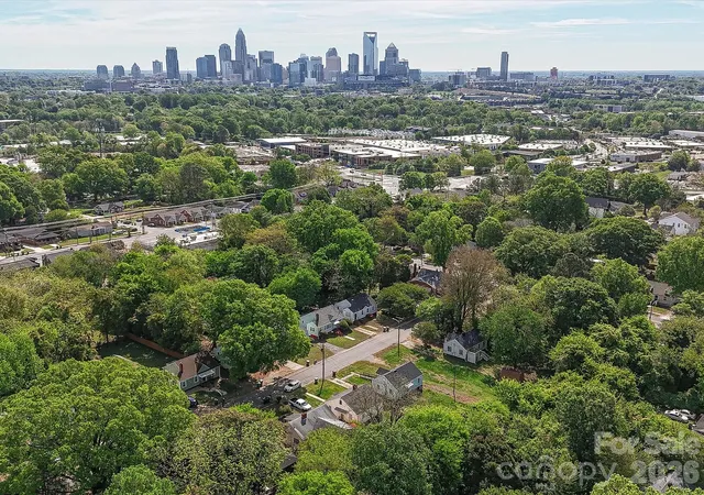 Photo 4 of Single family home for sale at 2629 Ringwood St, Charlotte, NC 28208 | MLS# 4364721 | Listing updated on 2026-10-05