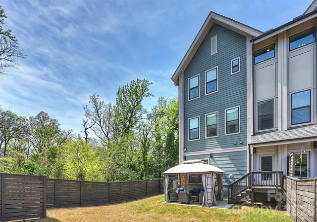 2nd image of 1500 Hawthorne Ln #A, Charlotte, NC 28205 | MLS# 4364740