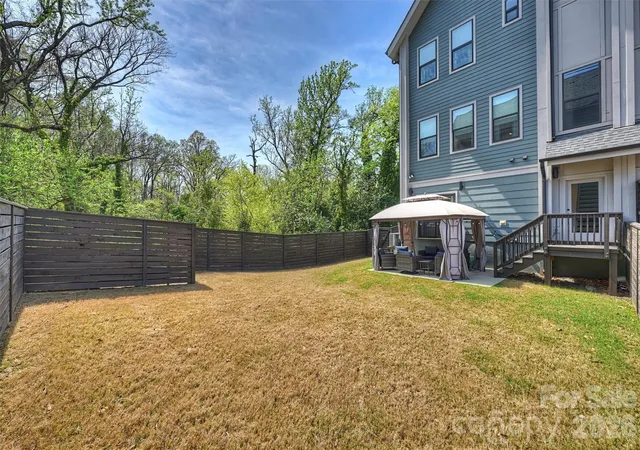 33rd image of 1500 Hawthorne Ln #A, Charlotte, NC 28205 | MLS# 4364740