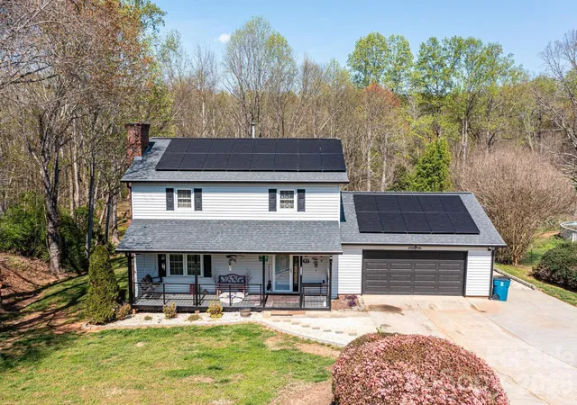 Photo 3 of Single family home for sale at 3229 15th Avenue NE, Conover, NC 28613 | MLS# 4364838 | Listing updated on 2026-09-17