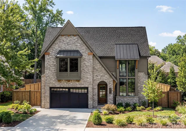 Photo 1 of Single family home for sale at 1646 Arnold Dr, Charlotte, NC 28205 | MLS# 4364847 | Listing updated on 2026-10-16