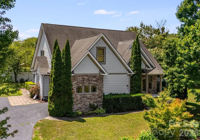 4th image of 4 Amaretto Dr, Candler, NC 28715 | MLS# 4364871