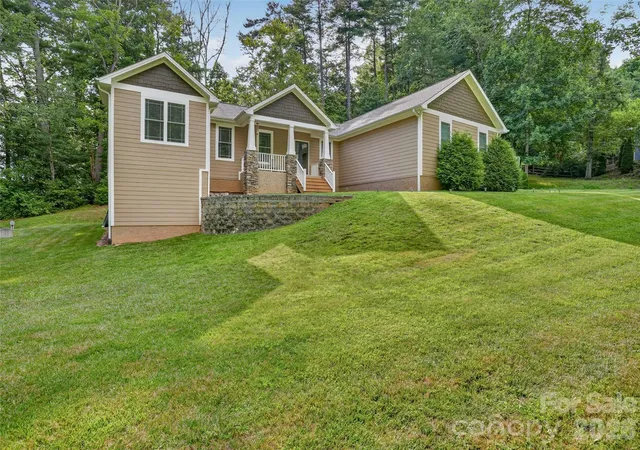 Photo 2 of Single family home for sale at 290 Sweetwater Hills Dr, Hendersonville, NC 28791 | MLS# 4364943 | Listing updated on 2026-09-27