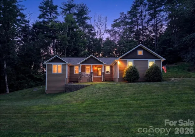 Photo 3 of Single family home for sale at 290 Sweetwater Hills Dr, Hendersonville, NC 28791 | MLS# 4364943 | Listing updated on 2026-09-27