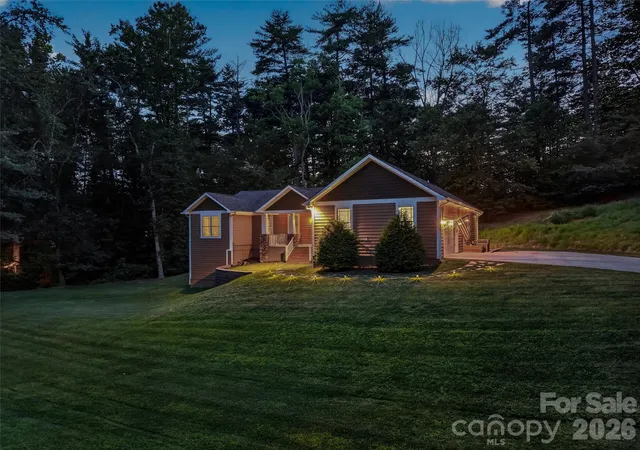 Photo 3 of Single family home for sale at 290 Sweetwater Hills Dr, Hendersonville, NC 28791 | MLS# 4364943 | Listing updated on 2026-09-27