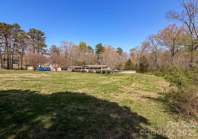 Homes for sale in Newton, NC | 2746 Orangewood Ln, Newton, NC 28658 | MLS# 4364989