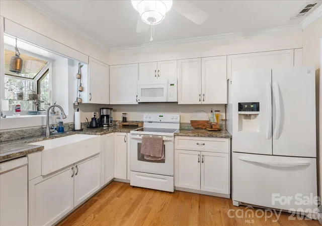 Photo 5 of Single family home for sale at 180 Fisher Rd, Brevard, NC 28712 | MLS# 4365104 | Listing updated on 2026-08-07