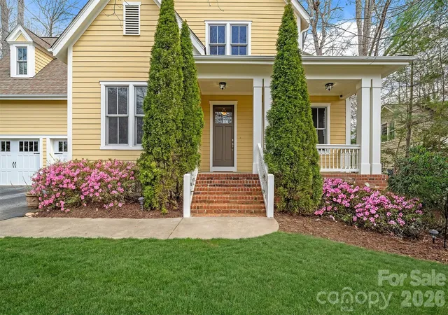 Photo 3 of Single family home for sale at 25 E Owl Crk Ln, Fairview, NC 28730 | MLS# 4365115 | Listing updated on 2026-08-31