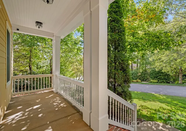 Photo 4 of Single family home for sale at 25 E Owl Crk Ln, Fairview, NC 28730 | MLS# 4365115 | Listing updated on 2026-08-31
