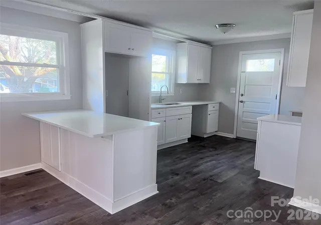 Photo 3 of Single family home for sale at 400 Chatham Ave, Gaffney, SC 29340 | MLS# 4365144 | Listing updated on 2026-09-21
