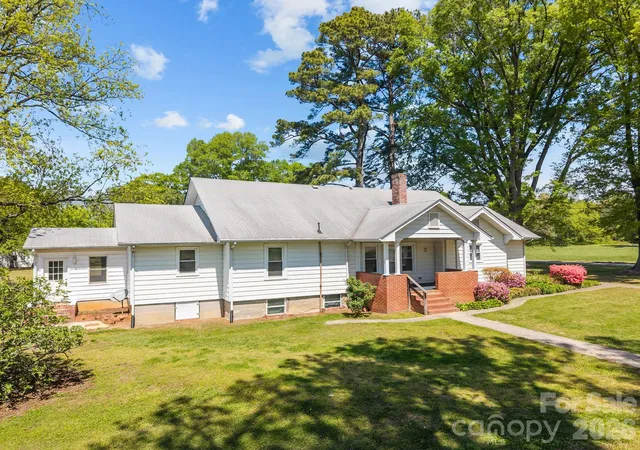 3rd image of 1311 Jenkins Rd, Gastonia, NC 28052 | MLS# 4365183