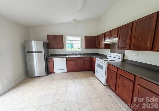 Photo 2 of Single family home for sale at 6620 Iron Brigade Ln, Charlotte, NC 28269 | MLS# 4365216 | Listing updated on 2026-10-01