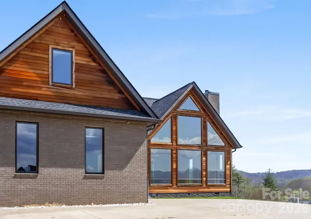 3rd image of 8 Nottingham Dr, Candler, NC 28715 | MLS# 4365224