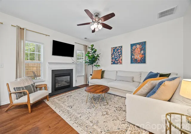 Homes for sale in Lake Wylie, SC | 2086 Shady Pond Dr, Lake Wylie, SC 29710 | MLS# 4365262