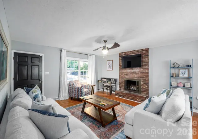 Photo 2 of Single family home for sale at 23 Springwood Dr, Asheville, NC 28805 | MLS# 4365304 | Listing updated on 2026-04-15