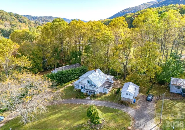 Photo 1 of Single family home for sale at 125 Timberline Dr, Maggie Valley, NC 28751 | MLS# 4365307 | Listing updated on 2026-09-01