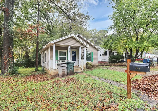 Photo 3 of Single family home for sale at 911 N Ransom Ave, Gastonia, NC 28052 | MLS# 4365346 | Listing updated on 2026-06-02