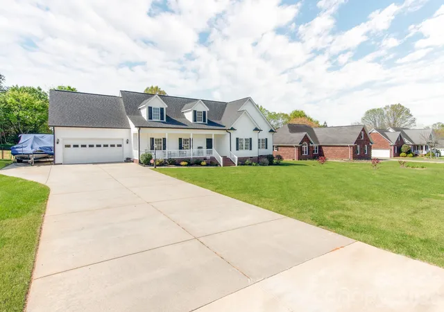3rd image of 2261 Stallings Rd, Harrisburg, NC 28075 | MLS# 4365359