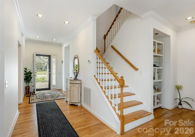 4th image of 83 Towne Pl Dr, Hendersonville, NC 28792 | MLS# 4365418