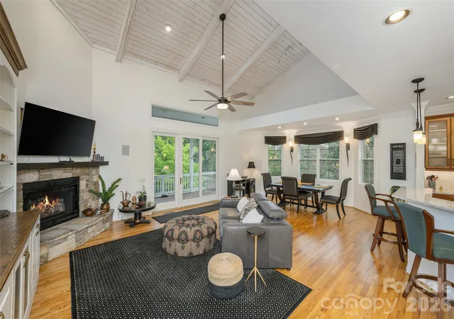 5th image of 83 Towne Pl Dr, Hendersonville, NC 28792 | MLS# 4365418