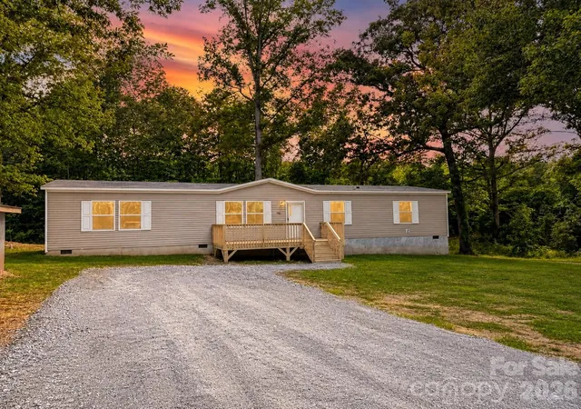 Homes for sale in Mooresboro, NC | 718 Hines Rd, Mooresboro, NC 28114 | MLS# 4365499