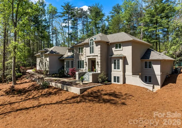 1st image of 3 Fir Tree Ln, Asheville, NC 28803 | MLS# 4365505