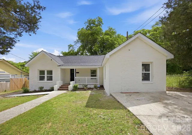 Photo 1 of Single family home for sale at 304 Ashford St, Chester, SC 29706 | MLS# 4365506 | Listing updated on 2026-09-30