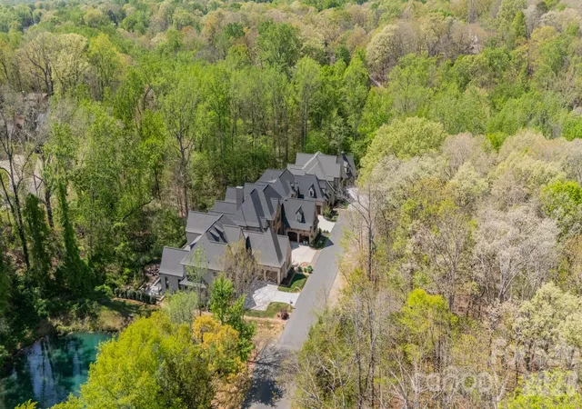 3rd image of 6006 Old Providence Ln, Charlotte, NC 28226 | MLS# 4365530