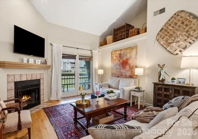 Photo 3 of Condo for sale at 6 Willow Tree Run, Asheville, NC 28803 | MLS# 4365587 | Listing updated on 2026-10-01