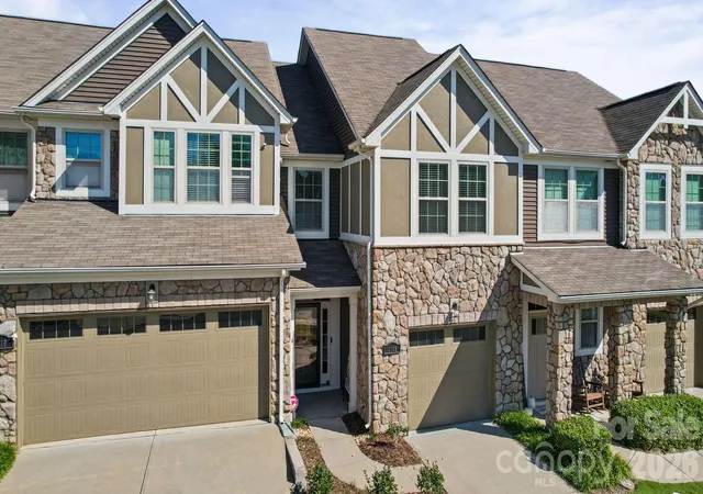 Photo 3 of Townhouse for sale at 1108 Roderick Dr, Fort Mill, SC 29708 | MLS# 4365725 | Listing updated on 2026-10-16