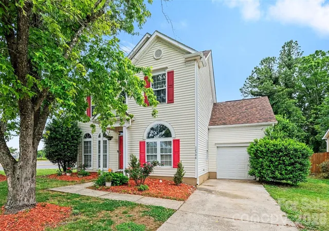 Homes for sale in Charlotte, NC | 12548 Panthersville Dr, Charlotte, NC 28269 | MLS# 4365754