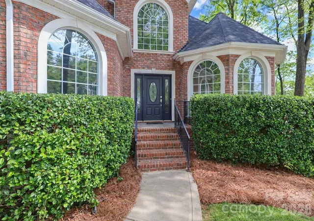 Photo 4 of Single family home for sale at 119 Shelter Cvs Ln, Mooresville, NC 28117 | MLS# 4365805 | Listing updated on 2026-09-23