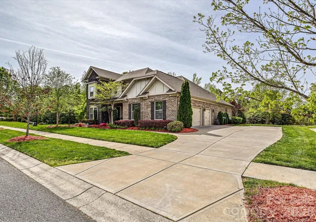 Photo 2 of Single family home for sale at 101 Enclave Blvd, Matthews, NC 28104 | MLS# 4365874 | Listing updated on 2026-09-22