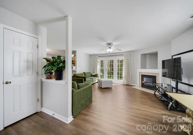 5th image of 2604 Cochrane Dr, Charlotte, NC 28269 | MLS# 4365893