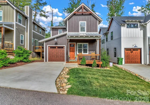 Single family home for sale at 20 Phillip Ln, Arden, NC 28704 | MLS# 4365933