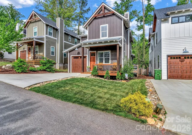Photo 3 of Single family home for sale at 20 Phillip Ln, Arden, NC 28704 | MLS# 4365933 | Listing updated on 2026-10-07