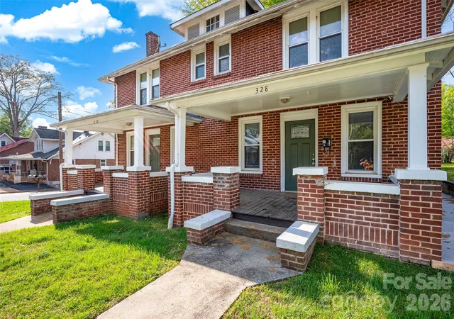 3rd image of 328-330 3Rd Ave Se, Hickory, NC 28602 | MLS# 4365947