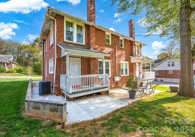 34th image of 328 330 3rd Ave Se, Hickory, NC 28602 | MLS# 4365947