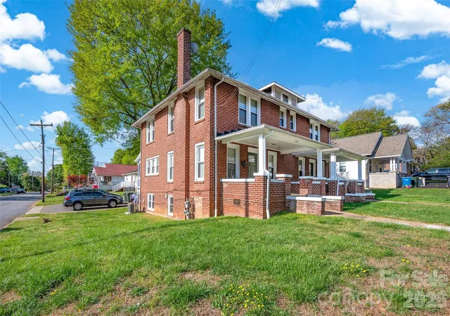 4th image of 328-330 3Rd Ave Se, Hickory, NC 28602 | MLS# 4365947