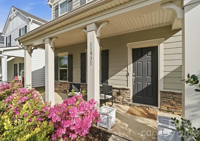 Photo 3 of Single family home for sale at 11931 Hambright Rd, Huntersville, NC 28078 | MLS# 4365973 | Listing updated on 2026-09-05
