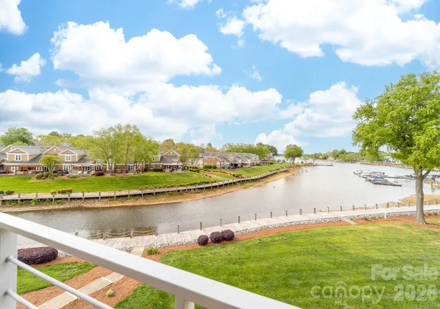 2nd image of 18633 Harborside Dr, Cornelius, NC 28031