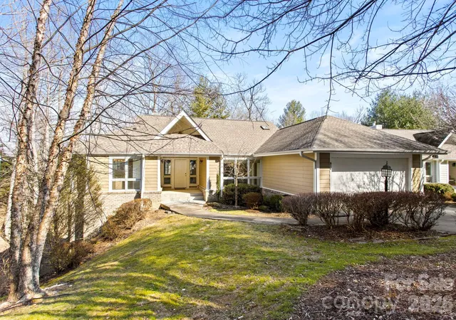 Homes for sale in Flat Rock, NC | 514 Cobblestone Ln, Flat Rock, NC 28731 | MLS# 4366078